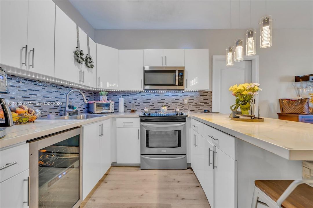 Recently Rented: $2,700 (3 beds, 2 baths, 1330 Square Feet)