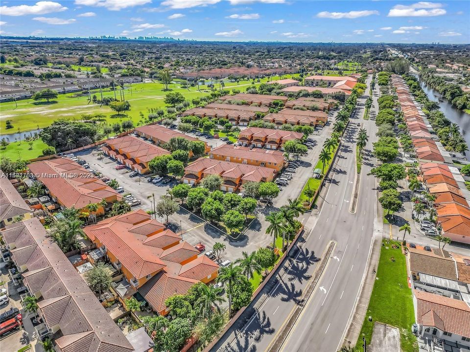 Recently Rented: $2,700 (3 beds, 2 baths, 1330 Square Feet)