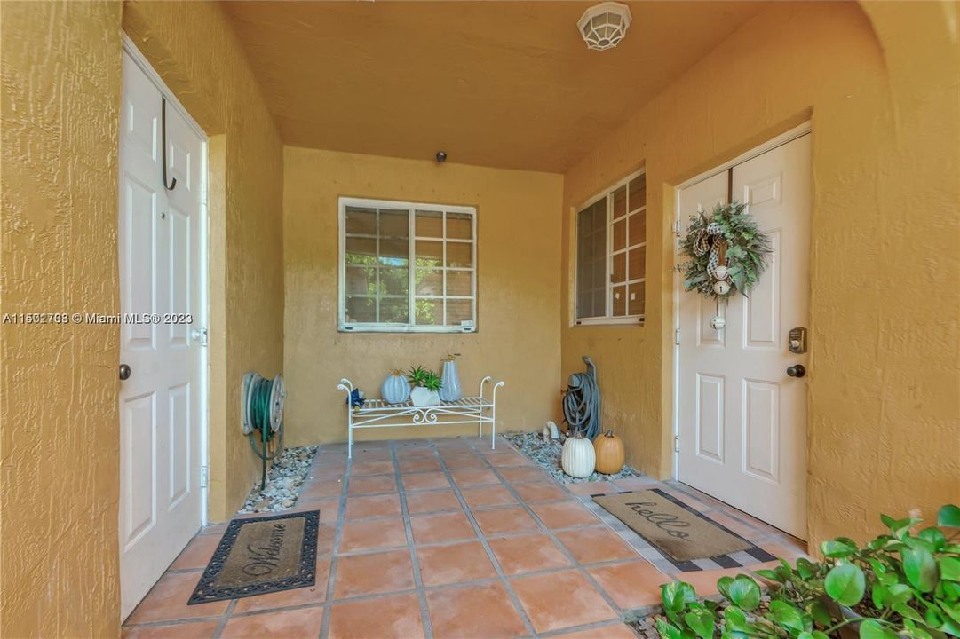 Recently Rented: $2,700 (3 beds, 2 baths, 1330 Square Feet)