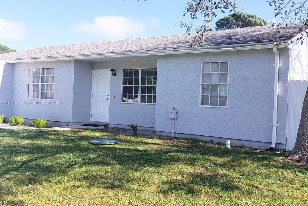 Recently Rented: $2,500 (3 beds, 2 baths, 1183 Square Feet)