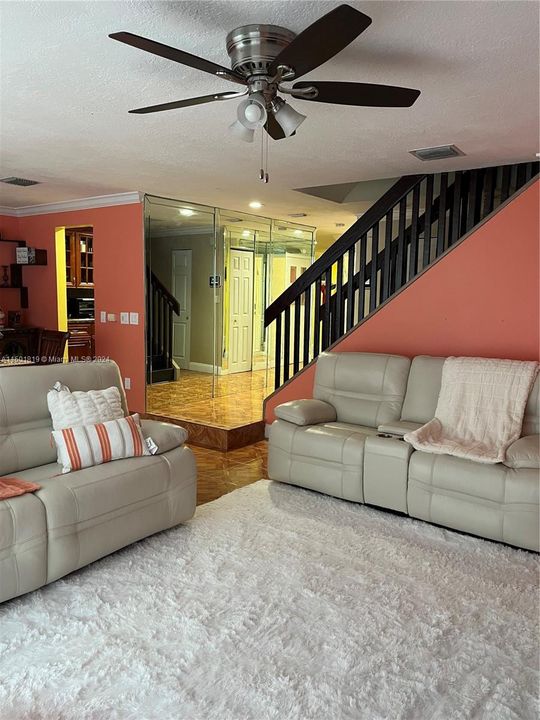 Recently Sold: $374,850 (4 beds, 2 baths, 2020 Square Feet)