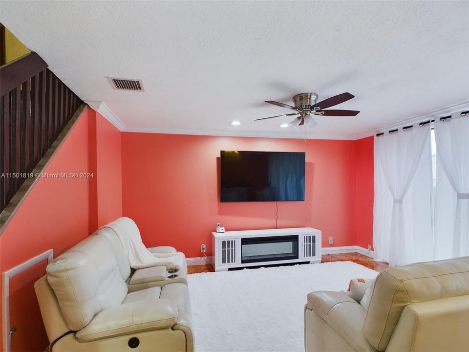 Recently Sold: $374,850 (4 beds, 2 baths, 2020 Square Feet)