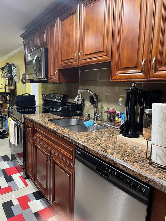 Recently Sold: $374,850 (4 beds, 2 baths, 2020 Square Feet)