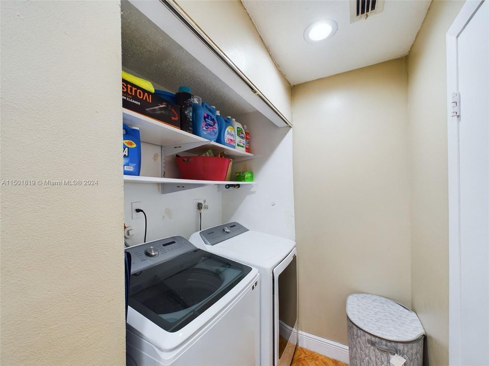 Recently Sold: $374,850 (4 beds, 2 baths, 2020 Square Feet)