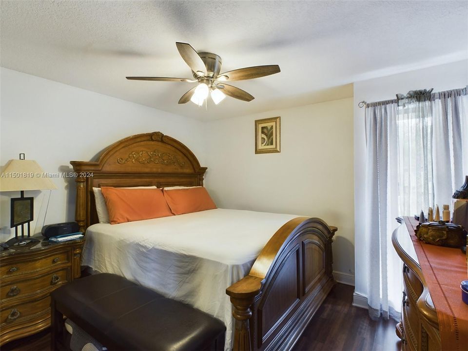 Recently Sold: $374,850 (4 beds, 2 baths, 2020 Square Feet)