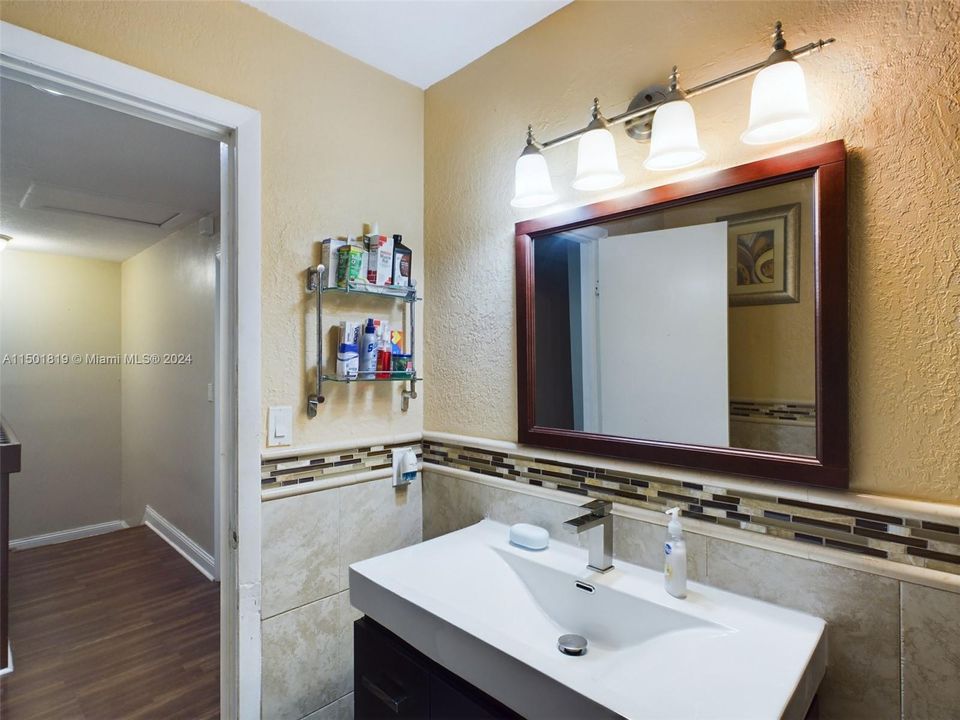 Recently Sold: $374,850 (4 beds, 2 baths, 2020 Square Feet)