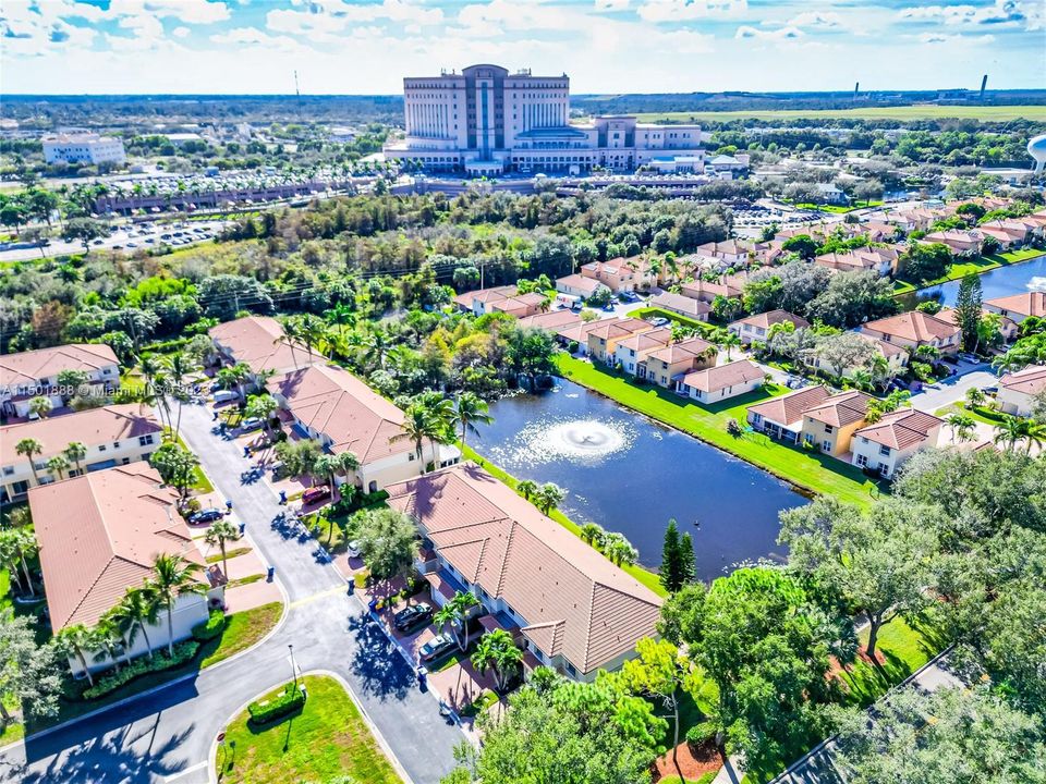 Недавно продано: $359,900 (2 спален, 2 ванн, 1448 Квадратных фут)