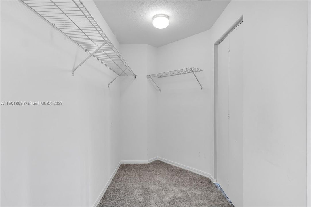 Недавно продано: $359,900 (2 спален, 2 ванн, 1448 Квадратных фут)