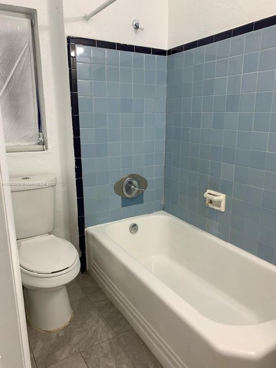 Recently Rented: $2,400 (2 beds, 1 baths, 778 Square Feet)