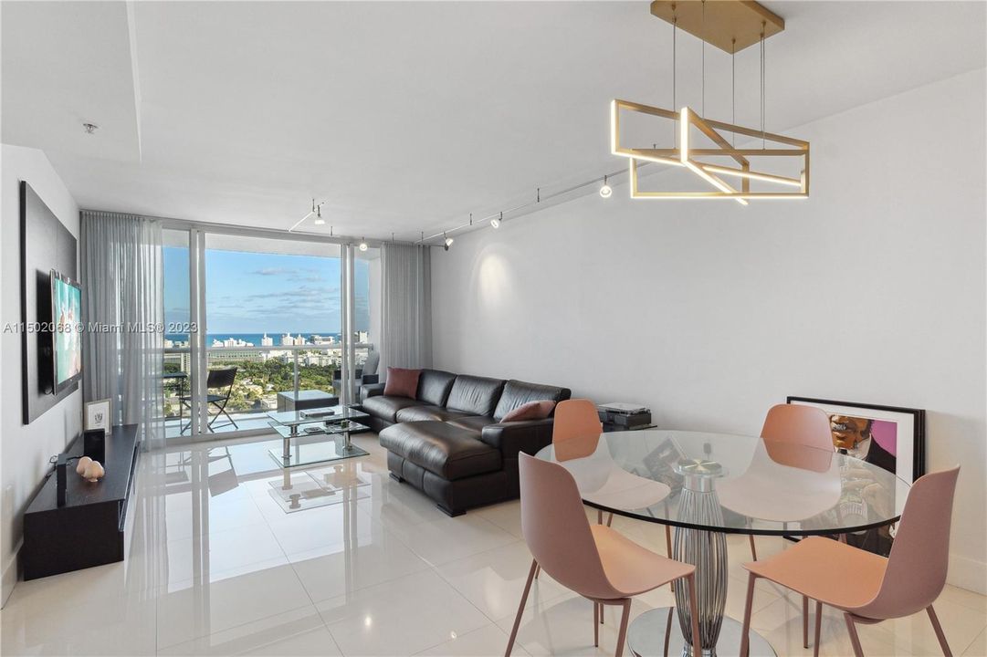 Recently Rented: $4,200 (1 beds, 1 baths, 800 Square Feet)