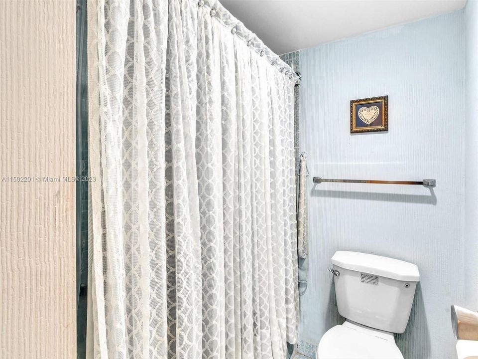 For Sale: $239,000 (1 beds, 1 baths, 755 Square Feet)