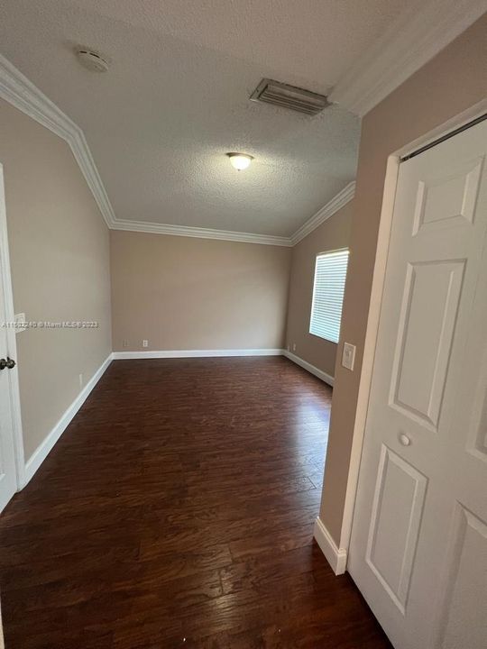Recently Rented: $3,200 (3 beds, 2 baths, 1248 Square Feet)