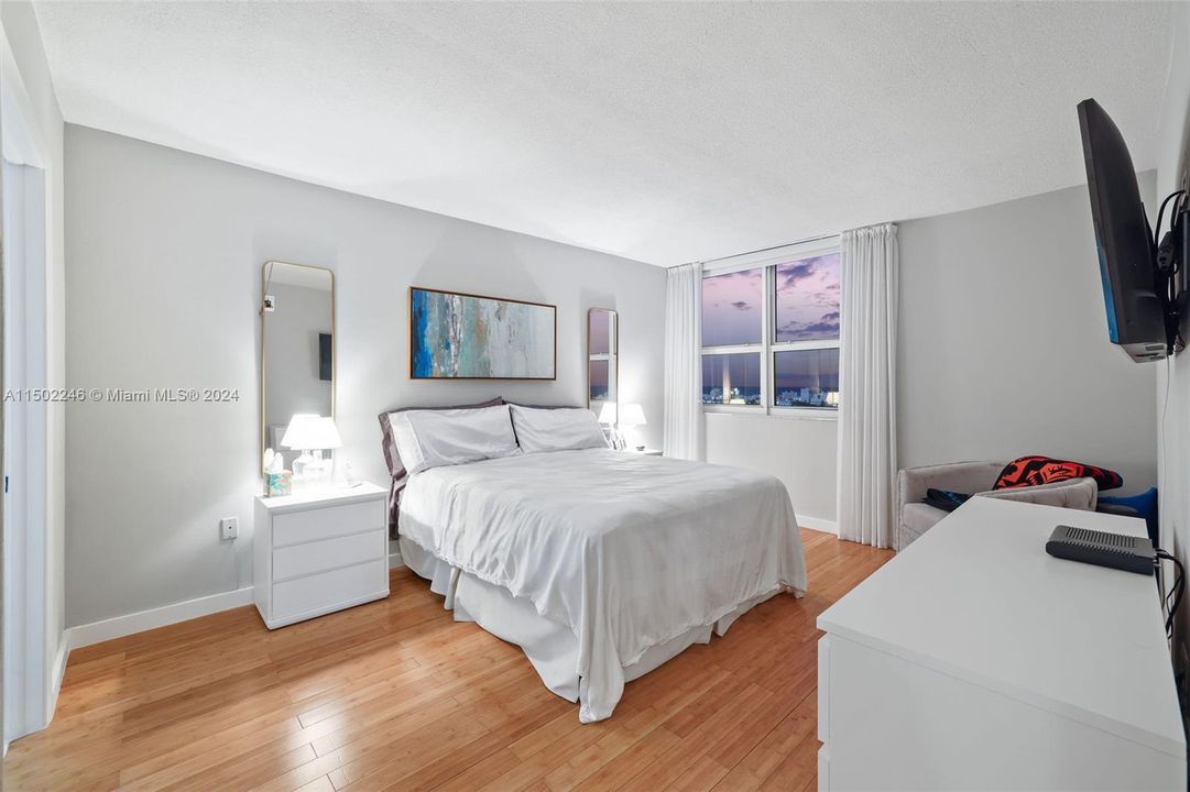 For Sale: $1,050,000 (3 beds, 2 baths, 1191 Square Feet)