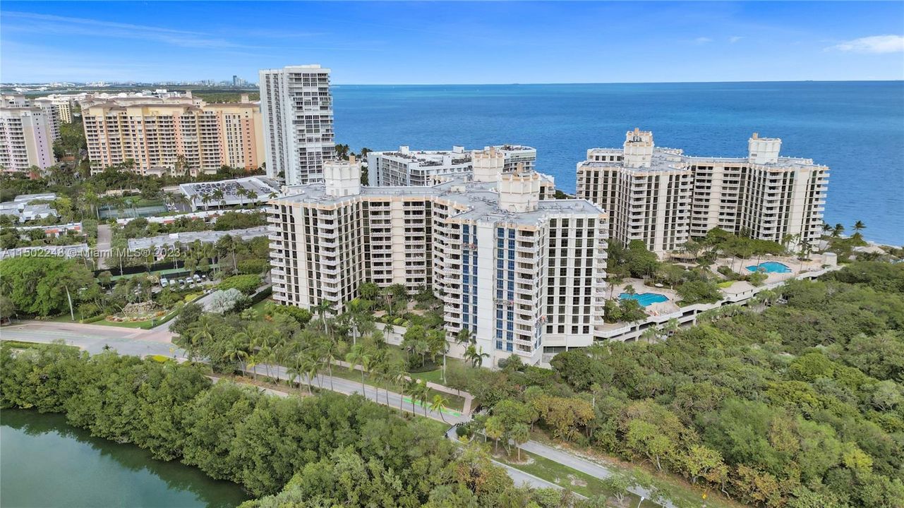 Recently Sold: $2,195,000 (2 beds, 2 baths, 1782 Square Feet)