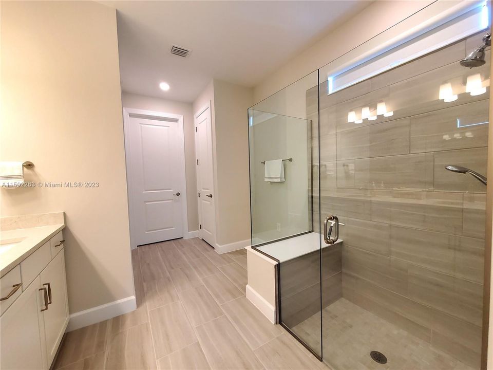 For Rent: $5,499 (3 beds, 3 baths, 2128 Square Feet)