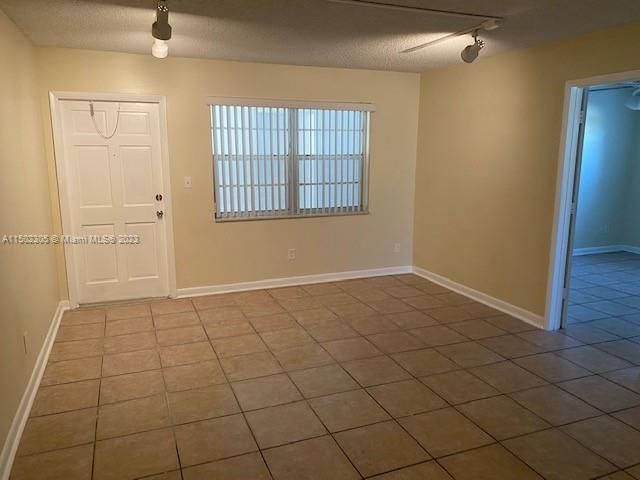 Recently Rented: $1,850 (2 beds, 1 baths, 730 Square Feet)