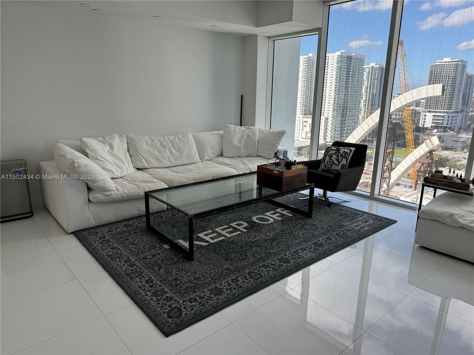 Recently Rented: $3,500 (1 beds, 1 baths, 791 Square Feet)