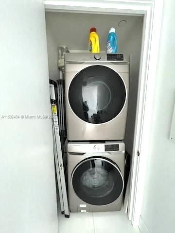 Recently Rented: $3,500 (1 beds, 1 baths, 791 Square Feet)