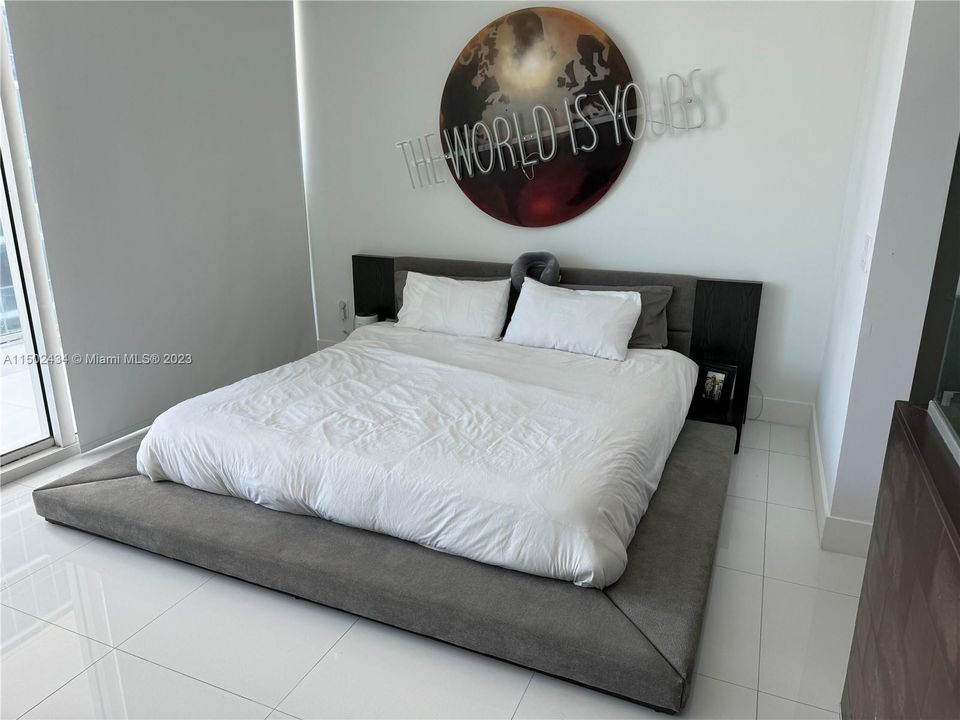 Recently Rented: $3,500 (1 beds, 1 baths, 791 Square Feet)