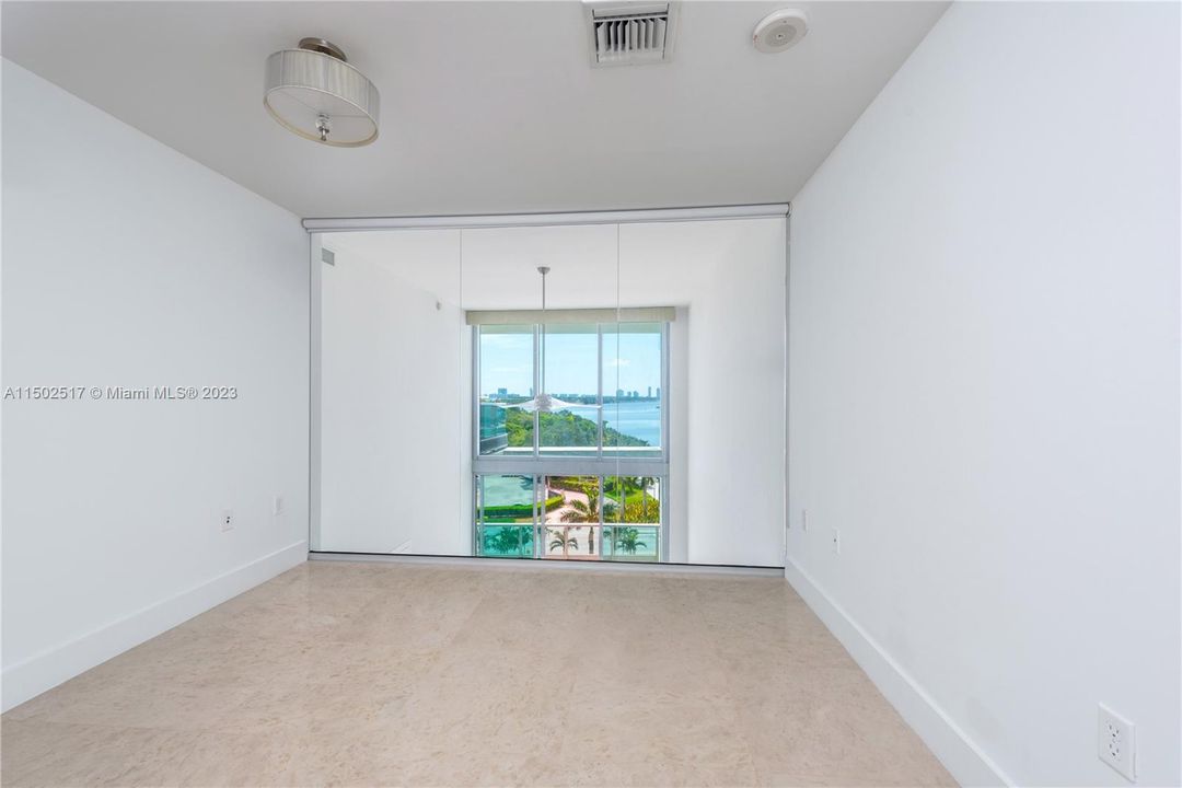 Recently Rented: $7,250 (3 beds, 3 baths, 1642 Square Feet)