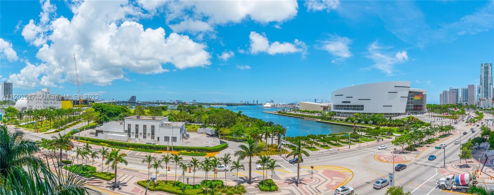 Recently Rented: $7,250 (3 beds, 3 baths, 1642 Square Feet)