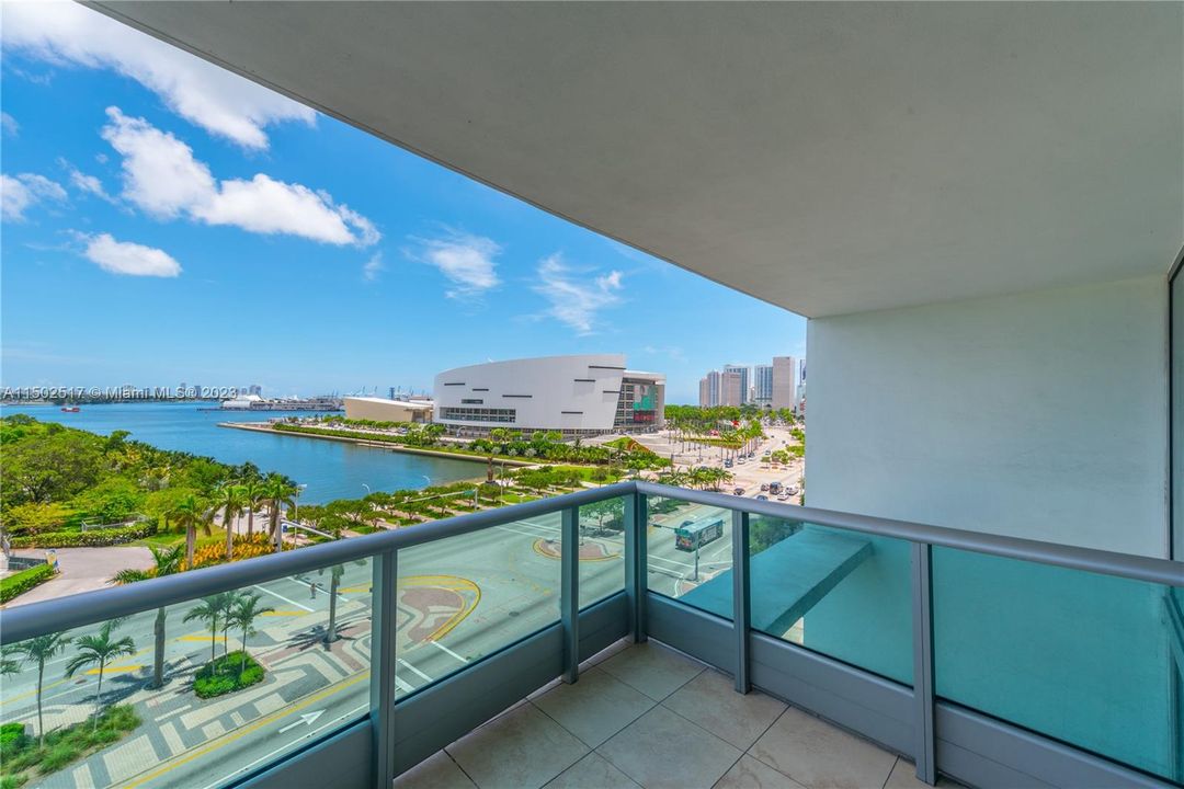 Recently Rented: $7,250 (3 beds, 3 baths, 1642 Square Feet)