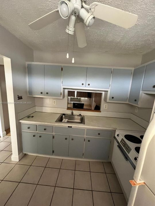 Recently Rented: $1,300 (1 beds, 1 baths, 450 Square Feet)