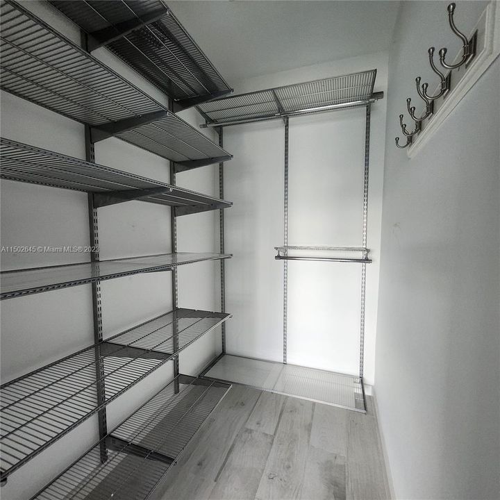 Recently Rented: $4,700 (2 beds, 2 baths, 1101 Square Feet)