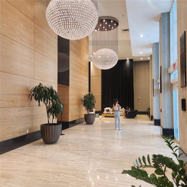 Recently Rented: $4,700 (2 beds, 2 baths, 1101 Square Feet)