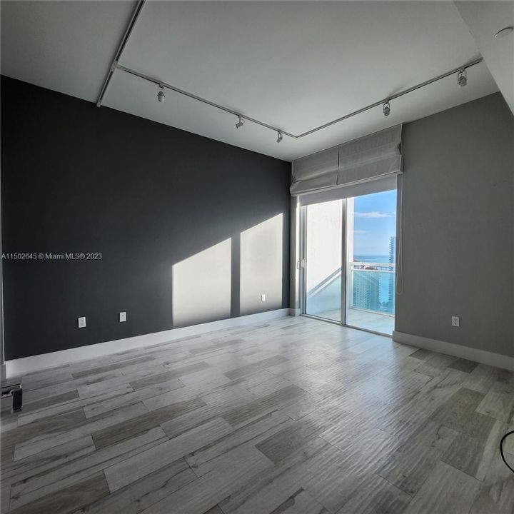 Recently Rented: $4,700 (2 beds, 2 baths, 1101 Square Feet)