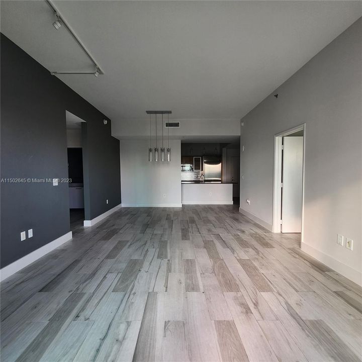 Recently Rented: $4,700 (2 beds, 2 baths, 1101 Square Feet)