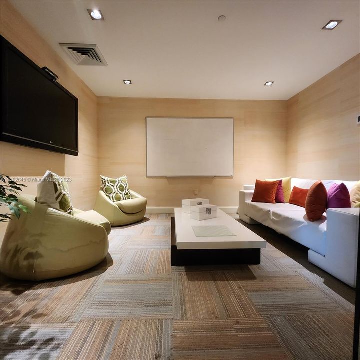 Recently Rented: $4,700 (2 beds, 2 baths, 1101 Square Feet)