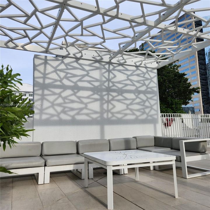 Recently Rented: $4,700 (2 beds, 2 baths, 1101 Square Feet)