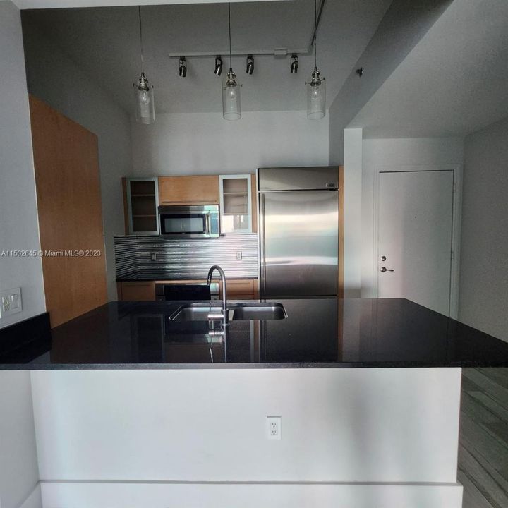 Recently Rented: $4,700 (2 beds, 2 baths, 1101 Square Feet)