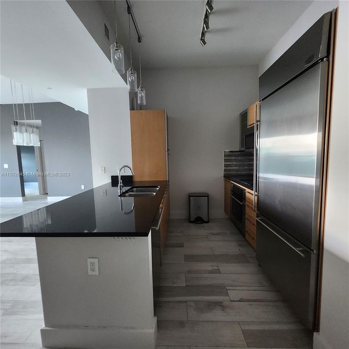 Recently Rented: $4,700 (2 beds, 2 baths, 1101 Square Feet)