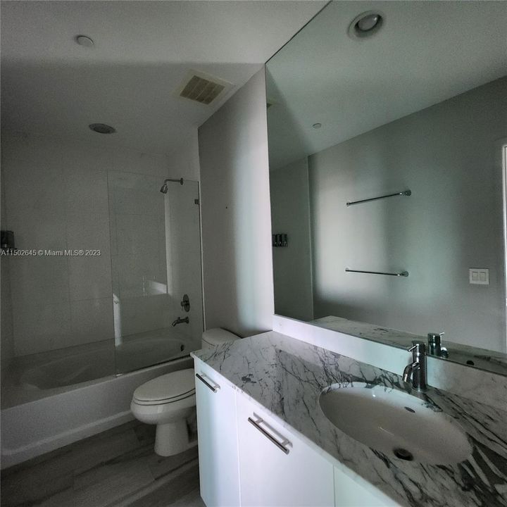 Recently Rented: $4,700 (2 beds, 2 baths, 1101 Square Feet)