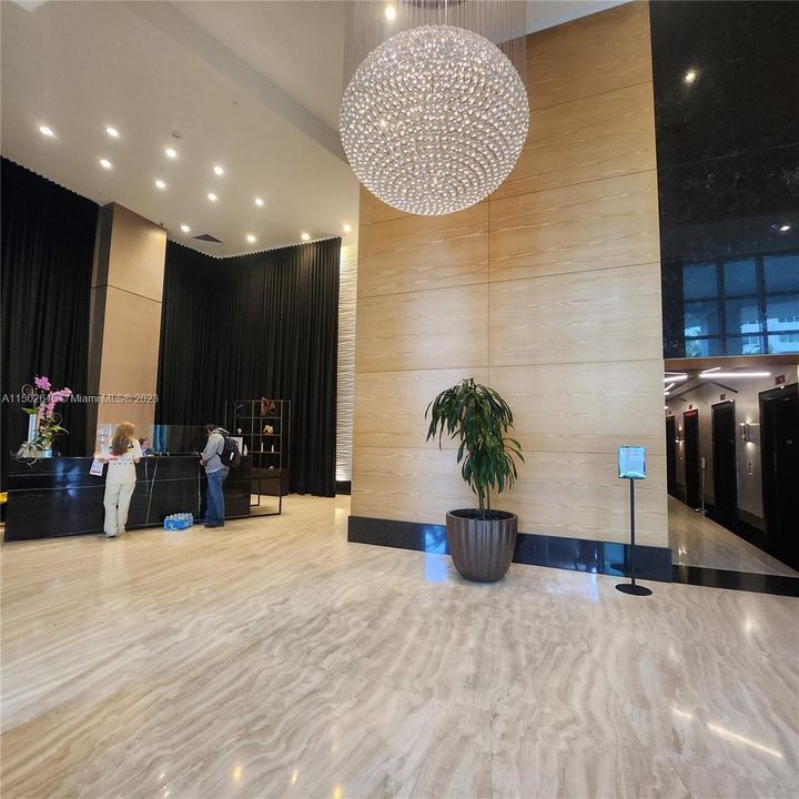 Recently Rented: $4,700 (2 beds, 2 baths, 1101 Square Feet)