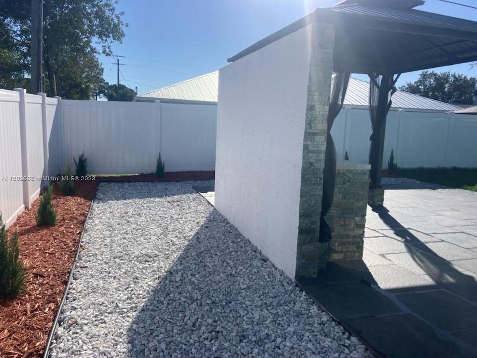 Recently Rented: $4,900 (6 beds, 3 baths, 2851 Square Feet)