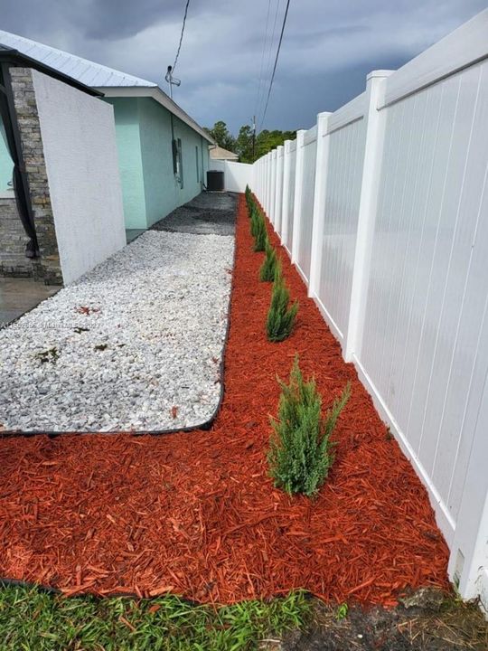 Recently Rented: $4,900 (6 beds, 3 baths, 2851 Square Feet)