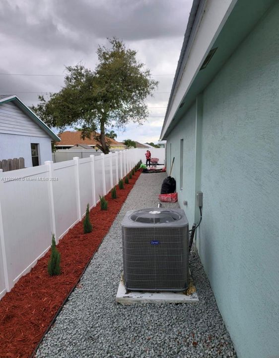 Recently Rented: $4,900 (6 beds, 3 baths, 2851 Square Feet)