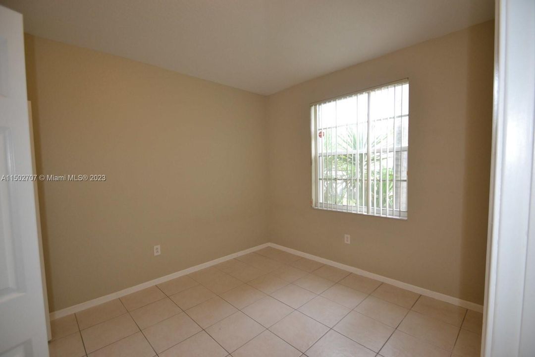 Recently Rented: $2,295 (2 beds, 2 baths, 1005 Square Feet)