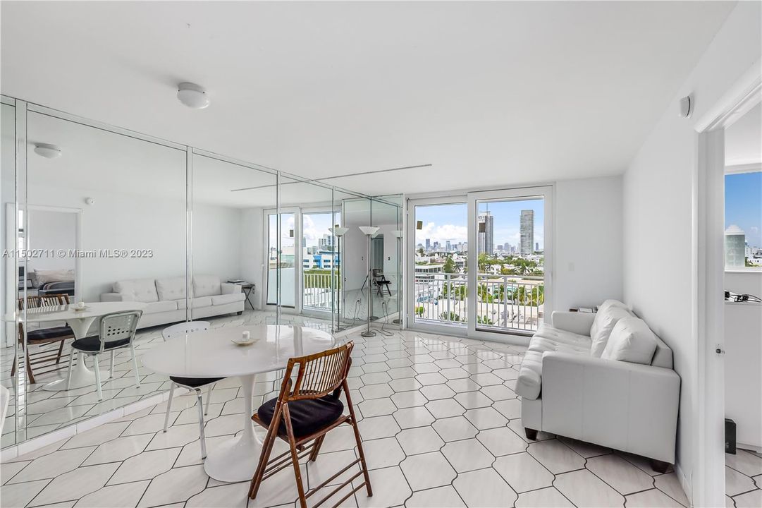 Recently Sold: $475,000 (1 beds, 1 baths, 648 Square Feet)