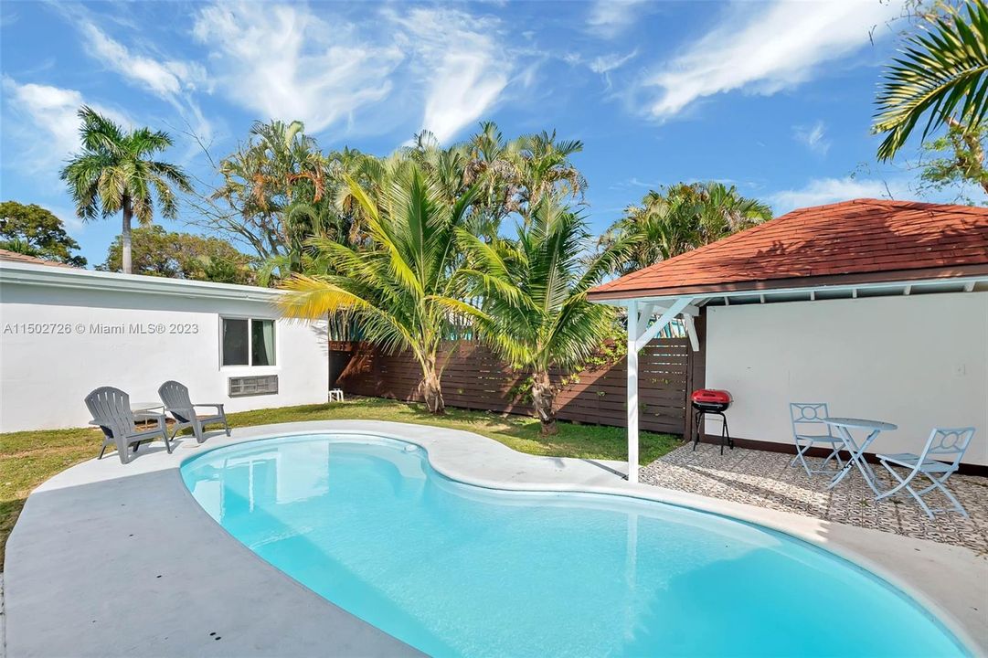 Recently Sold: $842,700 (0 beds, 0 baths, 1945 Square Feet)