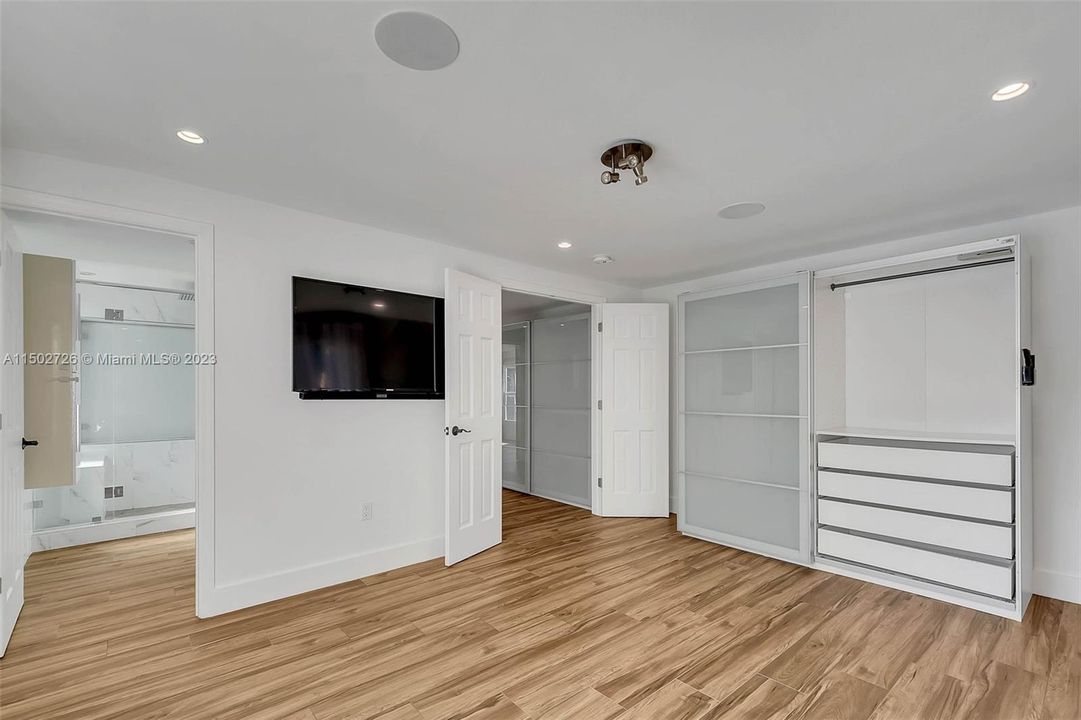 Recently Sold: $842,700 (0 beds, 0 baths, 1945 Square Feet)