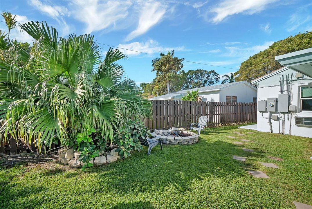 Recently Sold: $842,700 (0 beds, 0 baths, 1945 Square Feet)