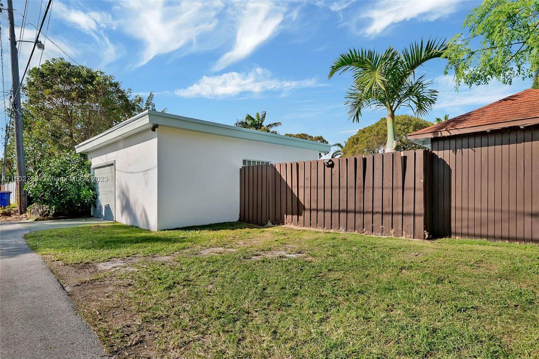 Recently Sold: $842,700 (0 beds, 0 baths, 1945 Square Feet)