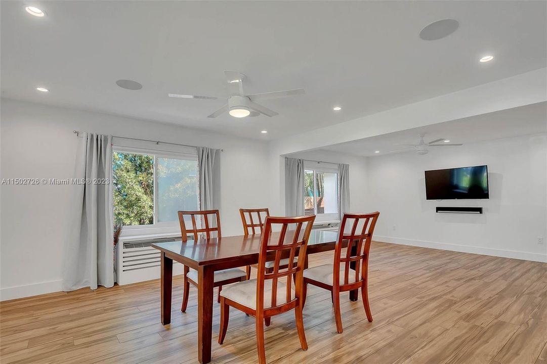 Recently Sold: $842,700 (0 beds, 0 baths, 1945 Square Feet)