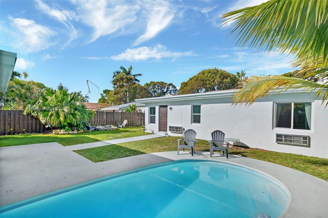 Recently Sold: $842,700 (0 beds, 0 baths, 1945 Square Feet)