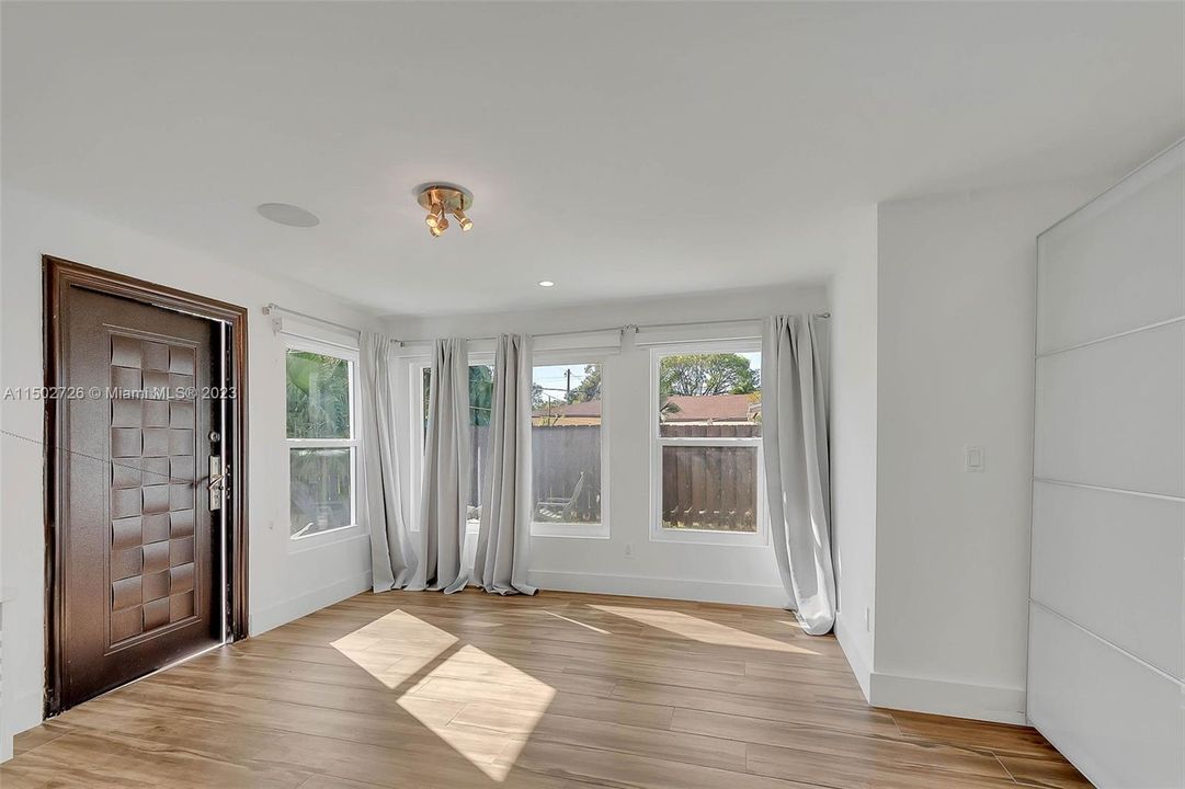 Recently Sold: $842,700 (0 beds, 0 baths, 1945 Square Feet)