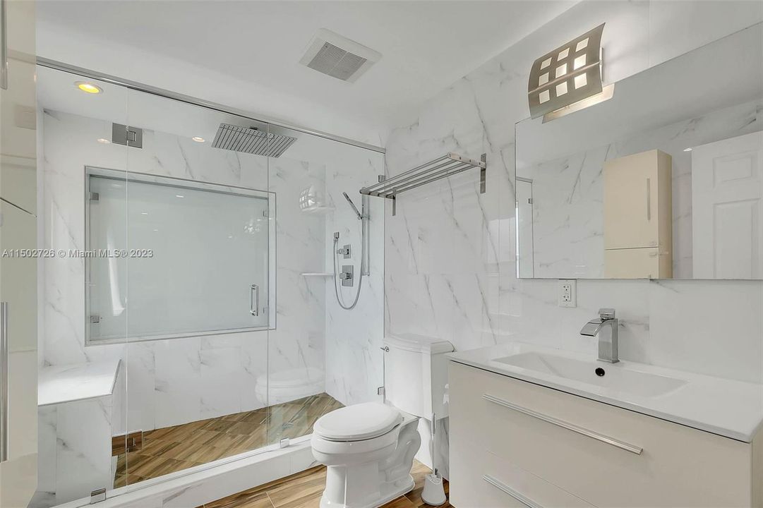 Recently Sold: $842,700 (0 beds, 0 baths, 1945 Square Feet)